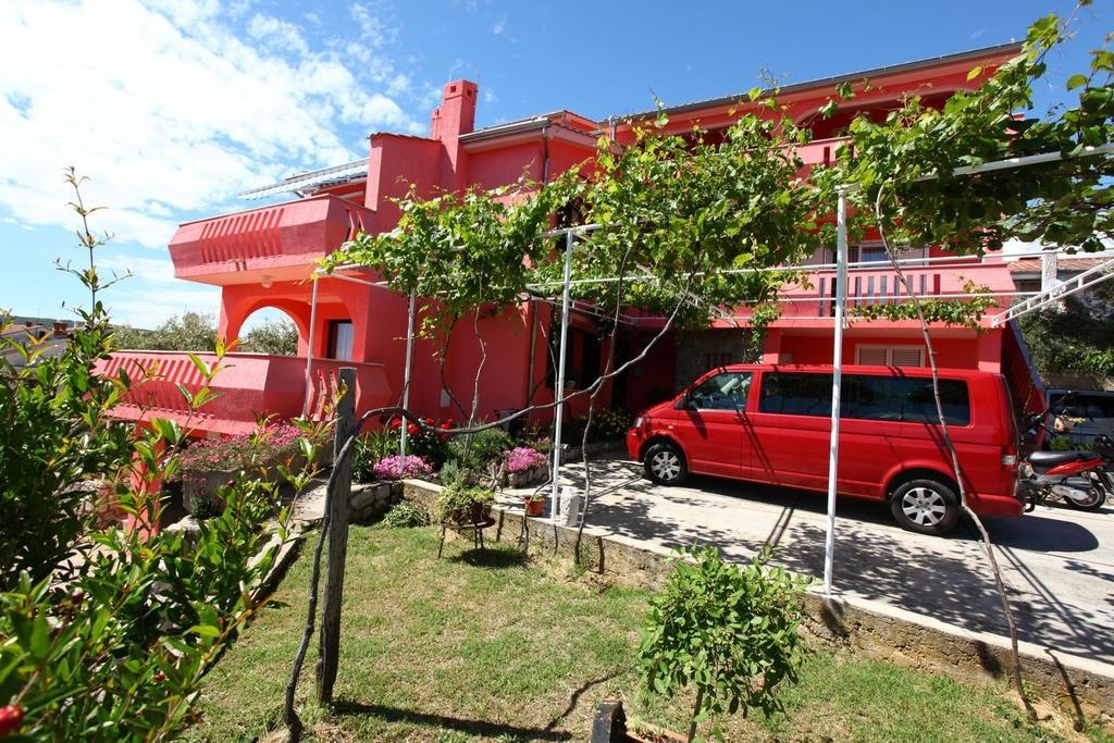 Apartmani Zuzic Veglia Exterior foto