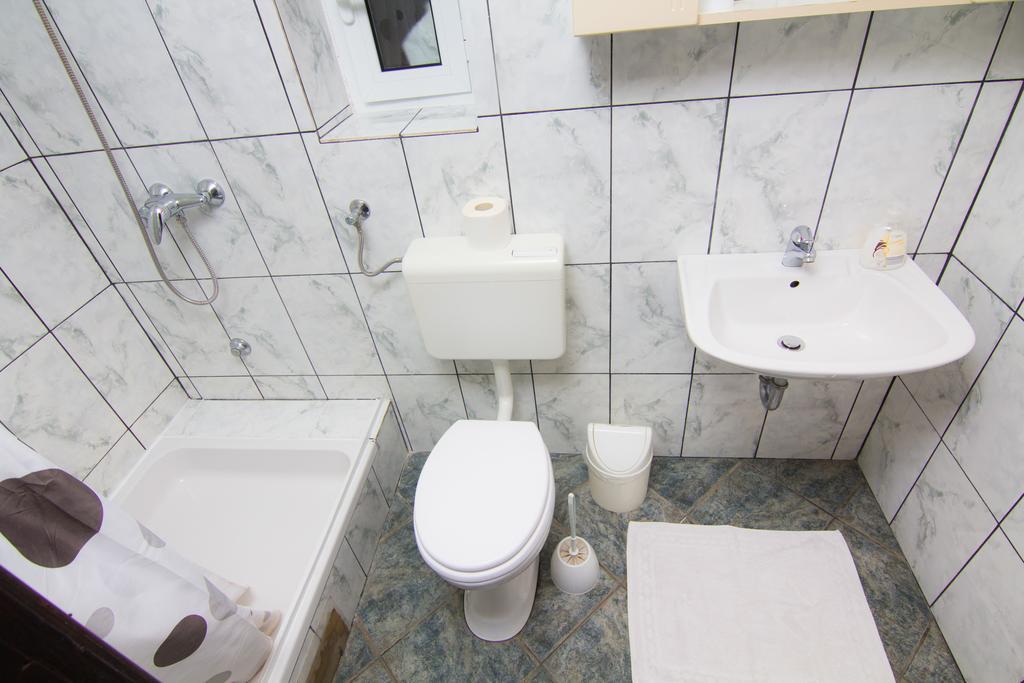 Apartmani Zuzic Veglia Cameră foto