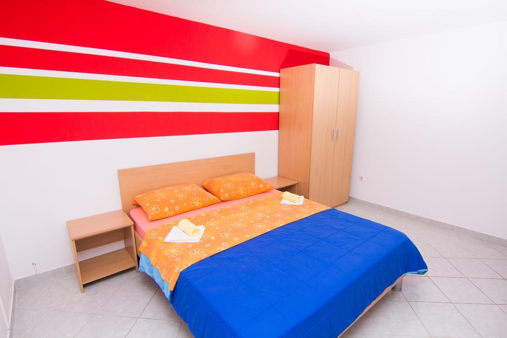 Apartmani Zuzic Veglia Cameră foto